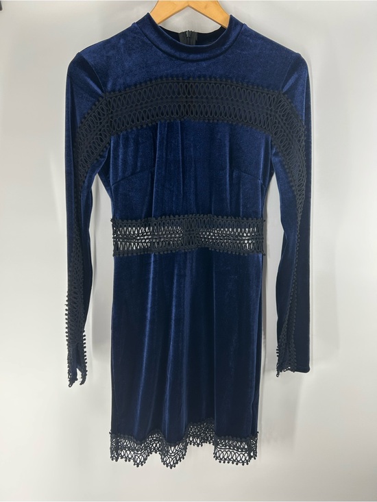 Romeo & Juliet Couture Dresses & Skirts - Romeo & Juliet Couture Navy Blue Velvet Long Sleeve Dress with Black Lace Trim